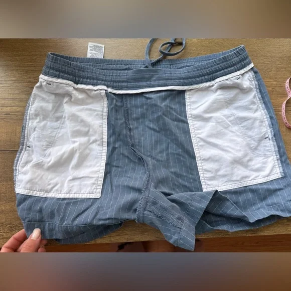 Banana Republic Women’s blue drawstring shorts size S - Picture 7 of 7